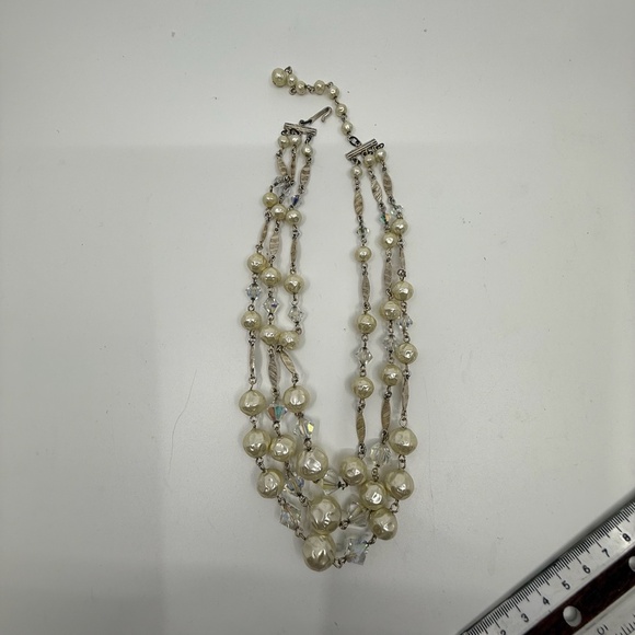 Vtg Japan Crystal and Faux Pearl Silvertone Triple Strand Necklace - Picture 15 of 16